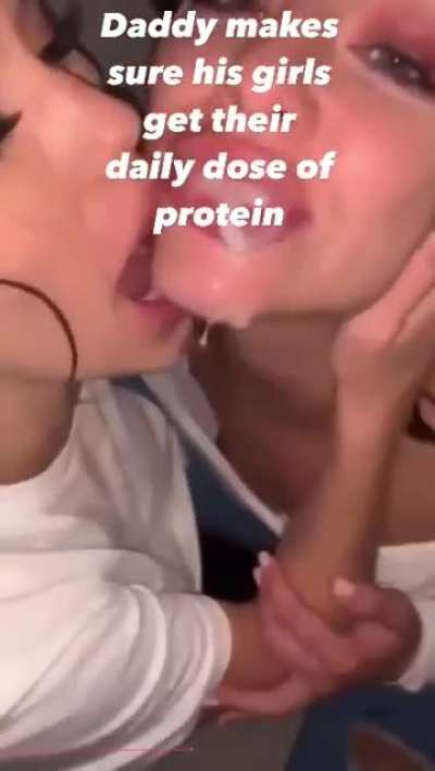 No meal is complete without daddy’s protein! They’re so good at sharing! 