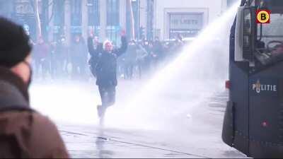 Voor de snowflakes die er gister niet tegen konden, hier nog 1