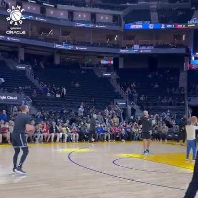 Steph Curry is robot🌟