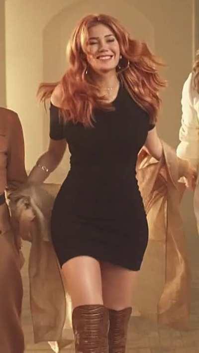 denkt ihr sie ist gut im bett?