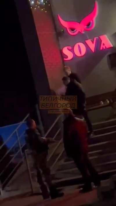 Пьяный военный угрожал людям автоматом в Белгороде