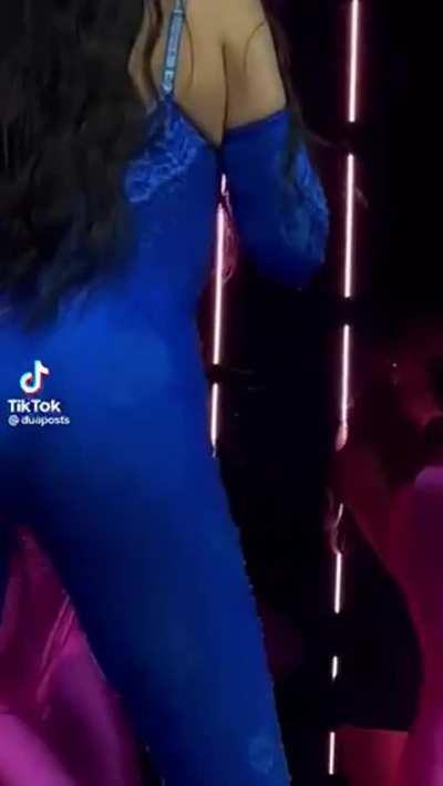 Dua is such a goddess 🤤