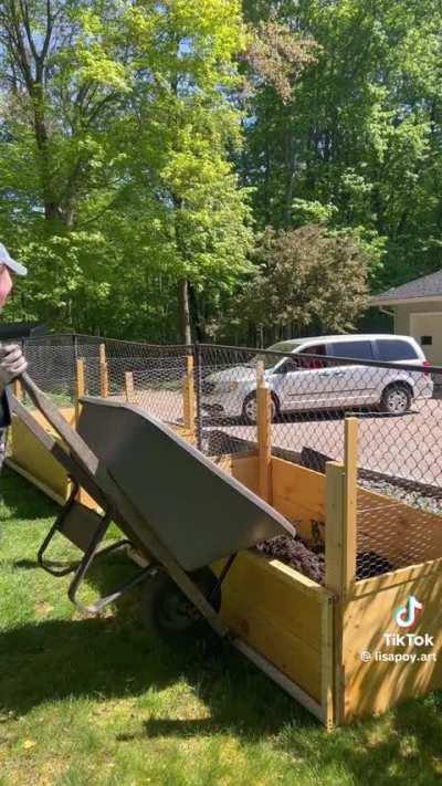 Boomer doesn’t like neighbor’s planters