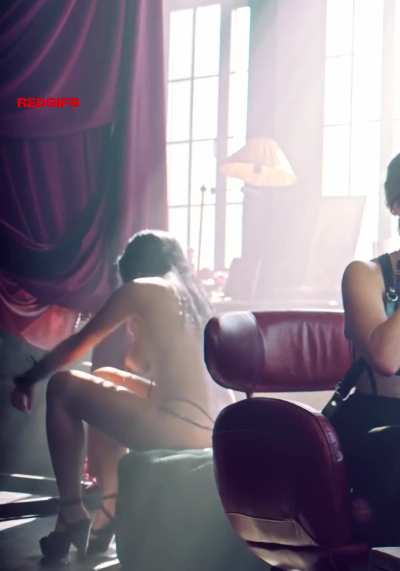 Ellina Bandeeva Walking NUDE