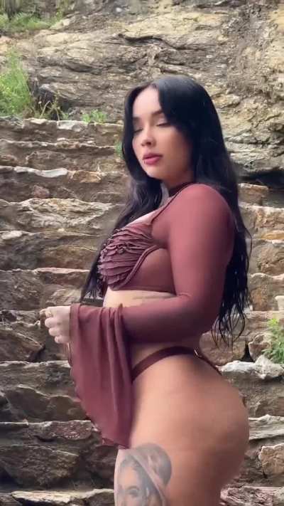 Instagram-@Reells_fans