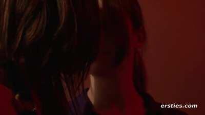 To kiss or not to kiss.