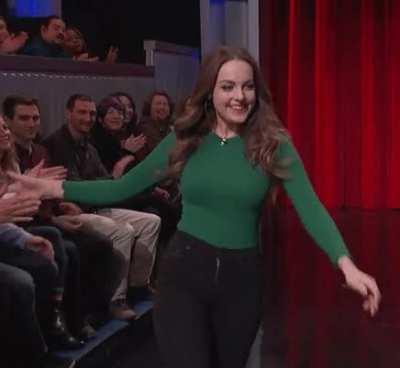 Elizabeth Gillies. Dear God! How is that body even real?