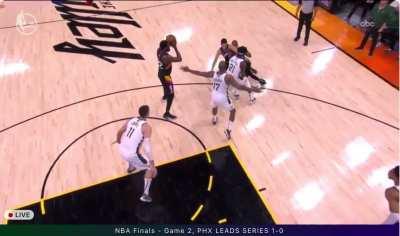 [Highlight] CP3 pushes Holiday into Booker then lands on Booker. Holiday gets called for the foul