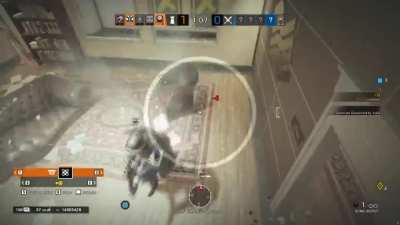 My friend was drunk while playing R6S and I decided to fuck with him