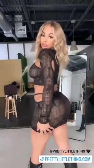 she too bad on god😍