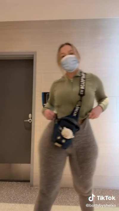 Shelley Get her Free F0lder Below👇