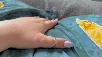 I just can’t stop touching myself 