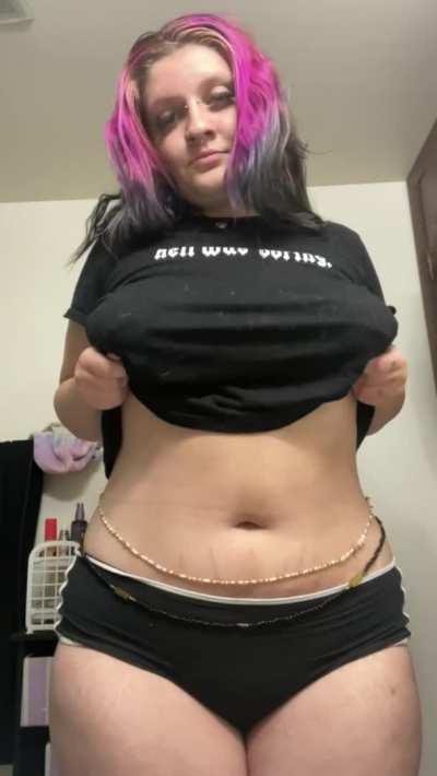 Fuck a thick goth girl?