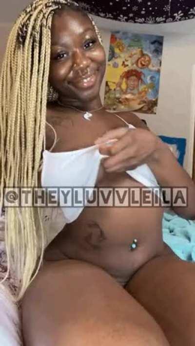 If I flash you can we keep it a secret (⊃ • ʖ̫ • )⊃