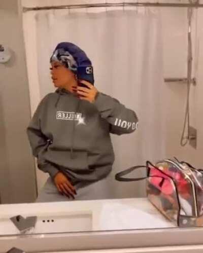 She wanna put that P*ussy on FaceTime 🤤👅