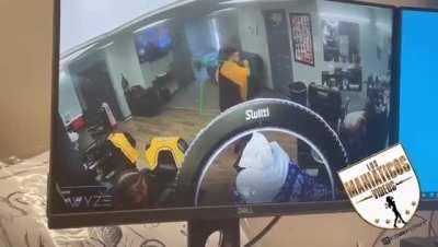 Когда в твоем штате разрешено оружие, возмездие наступает незамедлительно.