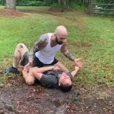 dad fights guy bothering his kid