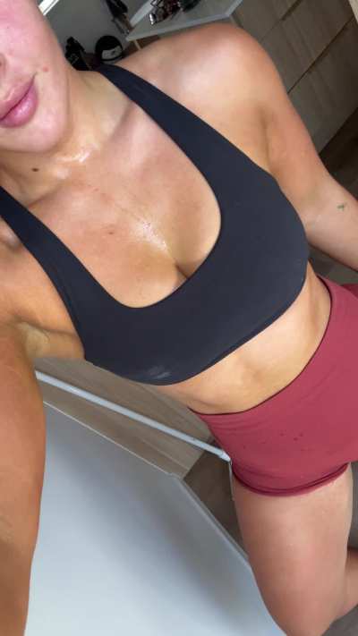 Does my sweaty post workout body make you throb