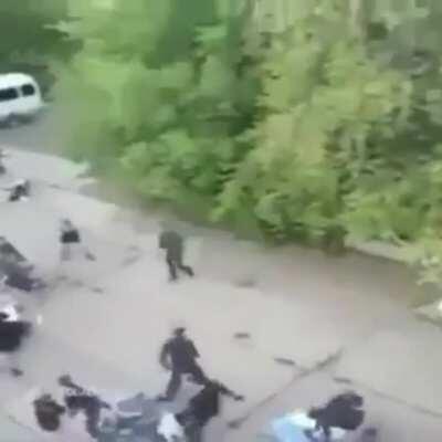 Appareantly people liked the post with the Minecraft sounds so, here is a WHITE vs BLACK fight but with the Minecraft sounds, enjoy