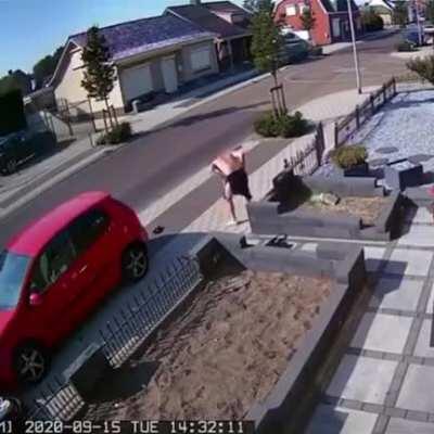 Fucking hate those pointy fences