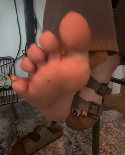 would you worship them under my desk while i‘m working?