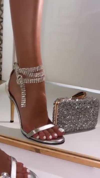 Succulent feet and white toes