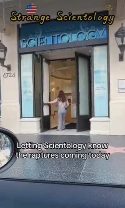 Scientology recruiter has cake 🎂