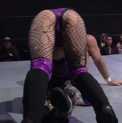 Priscilla Kelly sporting some cameltoe