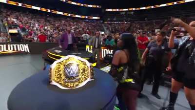 [WWE Evolution Spoilers] Finish to Rhea vs Iyo World Title Match