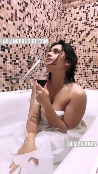 DeepShikha Roy Full Bathroom Video (u.p.v.o.t.e.s) For Full part 💦