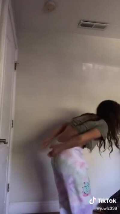 @juwlz338 #hardnipples #pokies