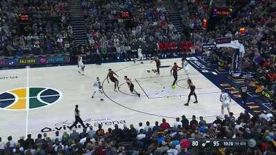 [Highlight] Rudy Gay hits his 5th three of the night on his season debut with the Jazz