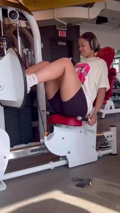 Ana's thick day 🤤