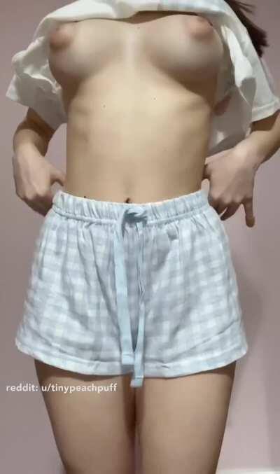 Nobody in real life wants to see my naked body, so here it is for you