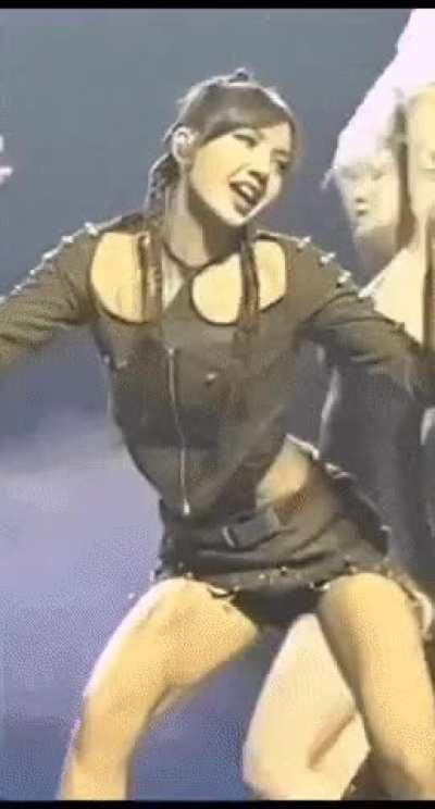 Lisa soooo damn hot. She became a real slut after her mini album