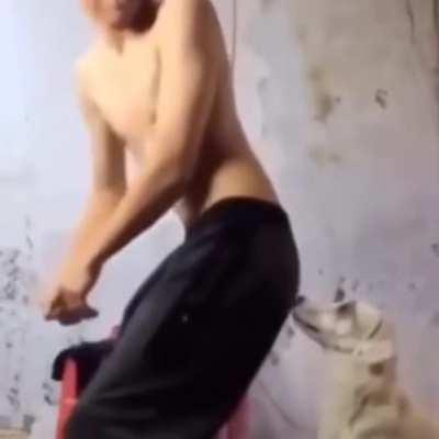 Очень плохая музыка.