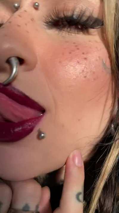 Would you go to the fuckdoll for coffee after a first date?