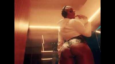 Megan Thee Stallion knows her ass moves like mad