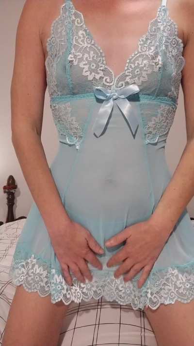 Old ladies shouldn't be doing this... I'm sorry... (42f)