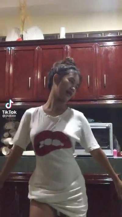 baka meron pa kayo oldvids ni mommyjitz