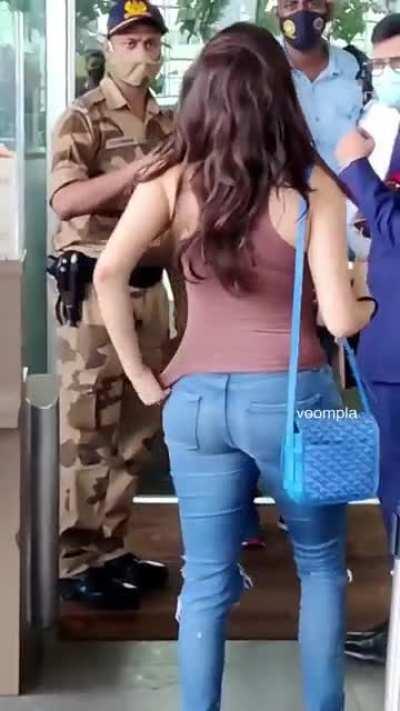 Janhvi Kapoor's Body Is So Amazing