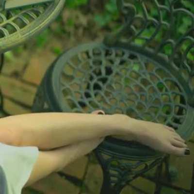 Perfect feet. I’m so weak for them. 