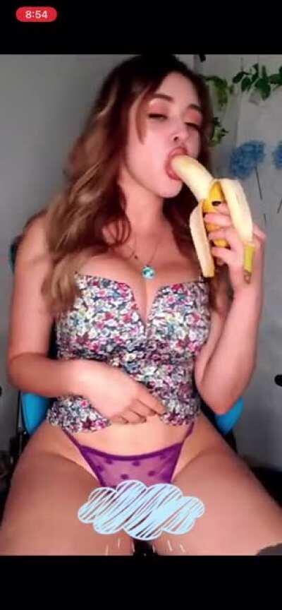 Alguien le quiere ayudar a practicar? 😏