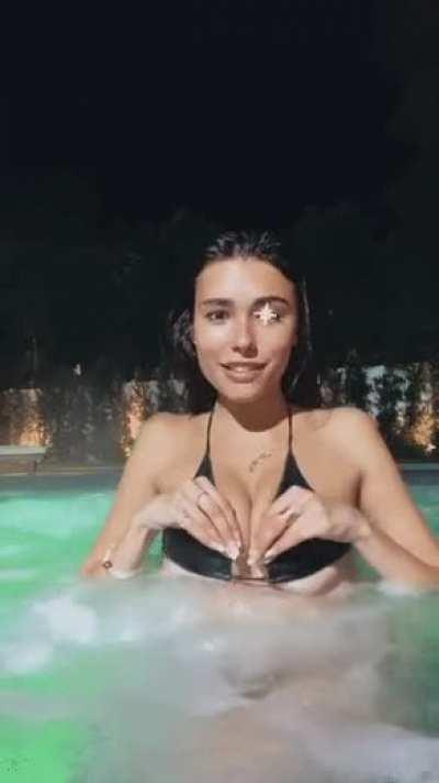 Need help jerking snd cumming on Madison beer’s tits