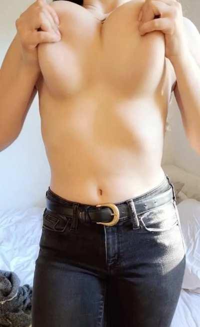 Droping my tits slowly :)