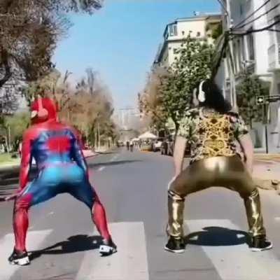 Tieneun buen lore 10/10