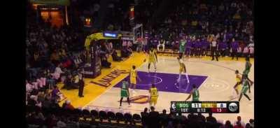 [Highlight] Tatum hits his 4th straight three. He's 4/4 so far