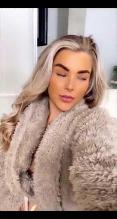 There are quarter backs in the NFL taking less snaps than this hoe ffs