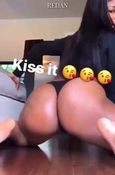 Her ass got fat af !!!