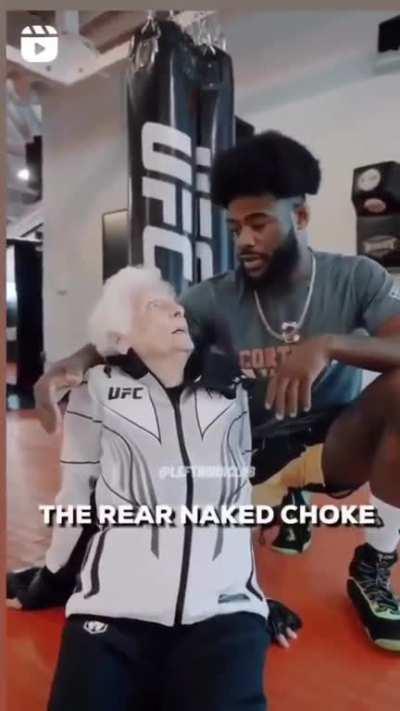 Aljo will still only get a split decision. Still smashed though.